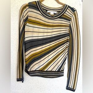 “Diane Von Furstenberg” Lightweight Sweater.   Size: M 
EUC